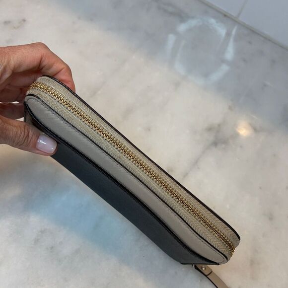 Kate Spade Saffiano Leather Two-Tone Colorblock Full Zip Continental Wallet - Picture 8 of 16